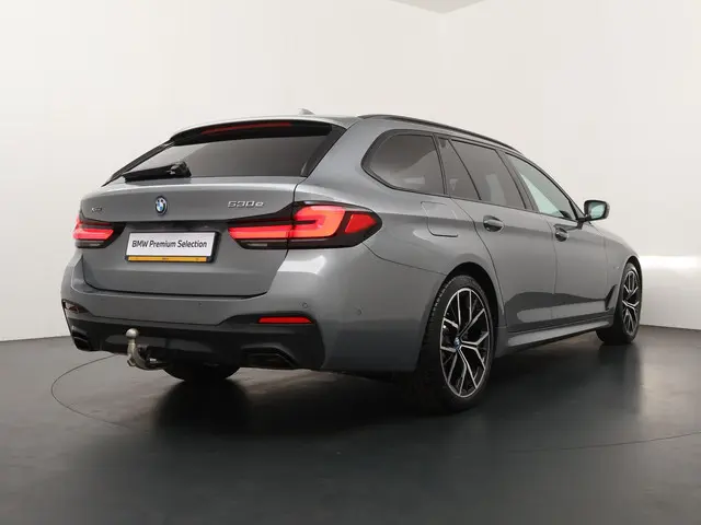 BMW 5 Serie Touring 530e xDrive 2024 Hybride Benzine 8