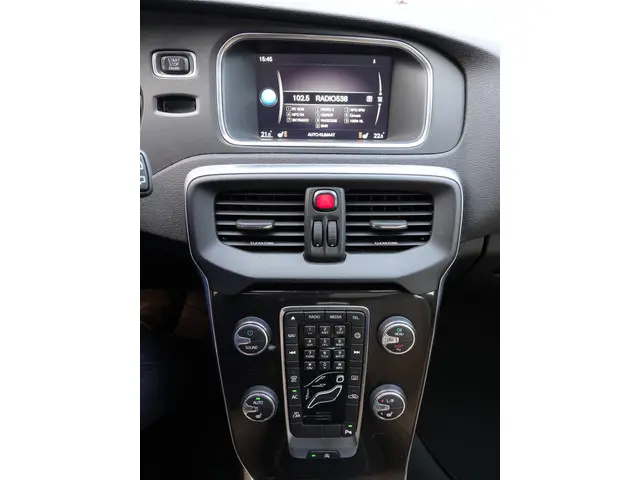 Volvo V40 2.0 T3 Nordic+ 2017 Benzine 19