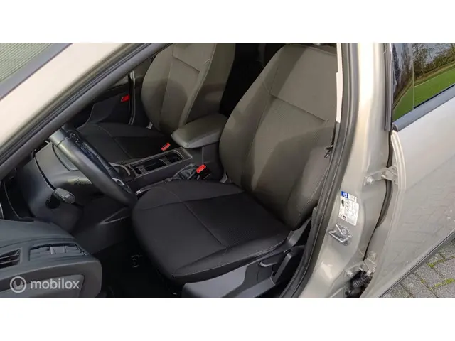 Ford Focus Wagon 1.0 Lease Edition 2018 Benzine 6