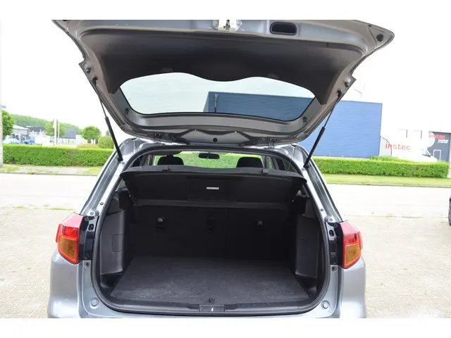 Suzuki Vitara 1.6 Exclusive 2015 Benzine 35