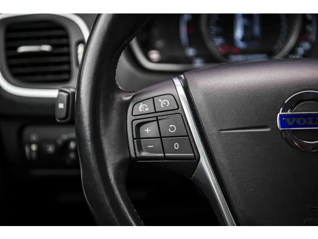 Volvo V40 1.6 T2 Momentum 2014 Benzine 19