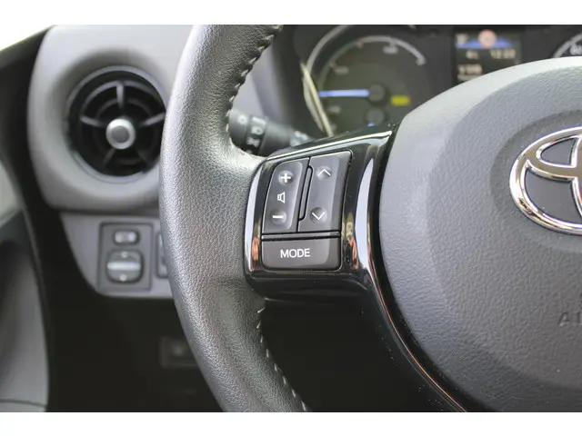 Toyota Yaris 1.5 Hybrid Dynamic 2019 Hybride Benzine 17