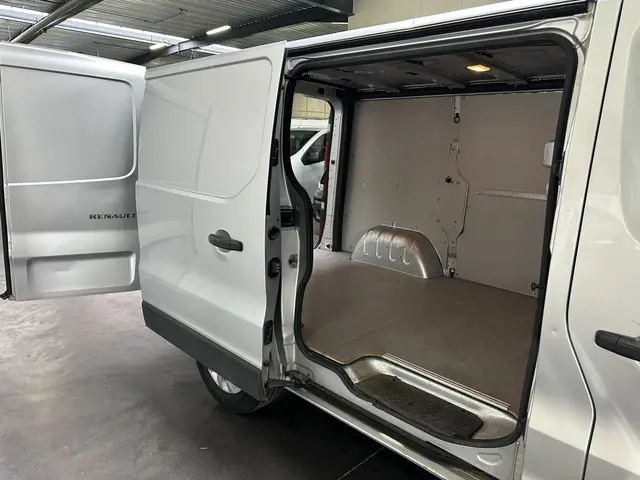 Renault Trafic 2.0 dCi 120 Pk Airco/ PDC 2020 Diesel 5