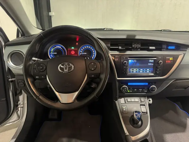 Toyota Auris 1.8 Hybrid Dynamic 2013 Hybride Benzine 5
