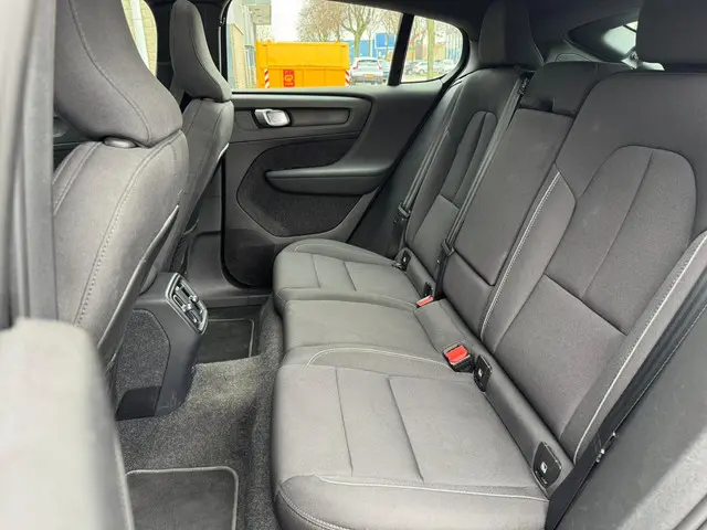 Volvo EC40 Twin Motor Ultra 82 kWh 2023 Elektrisch 24