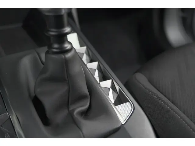 DS DS 3 Crossback PureTech 100 Montmartre 2022 Benzine 39