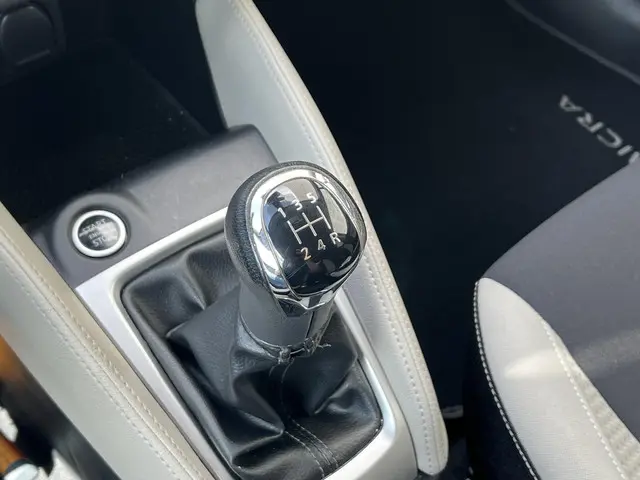 Nissan Micra 0.9 IG-T Tekna 2017 Benzine 23