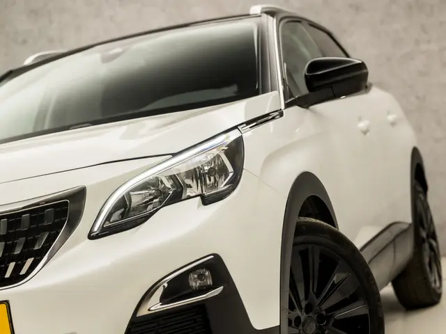 Peugeot 3008 1.2 PureTech Premium GT Sport 2018 Benzine 12