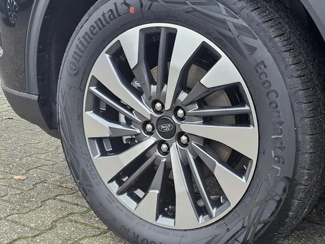 Ford Kuga 2.5 PHEV Titanium 2026 Hybride Benzine 32