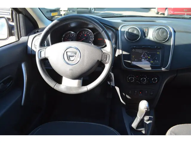 Dacia Logan MCV 0.9 TCe Prestige 2015 Benzine 9