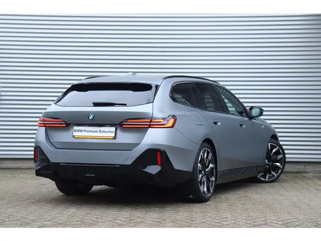 BMW i5 Touring M60 xDrive 2024 Elektrisch 2
