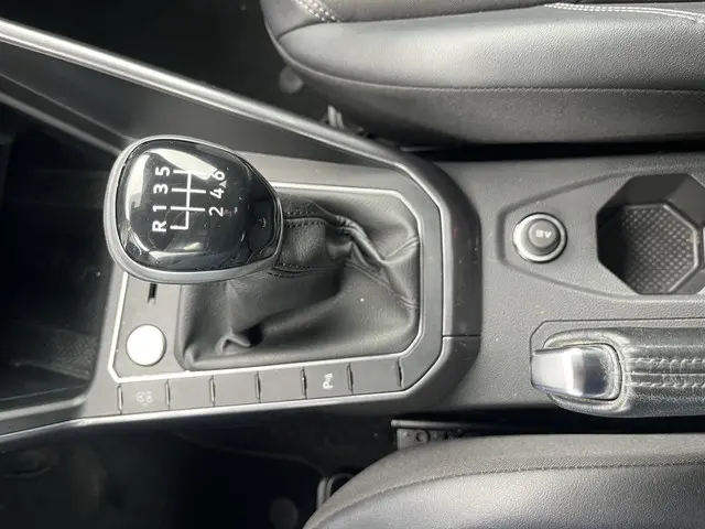 Volkswagen Taigo 1.0 TSI Life Business 2023 Benzine 13