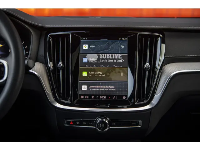 Volvo S60 2.0 B4 Ultimate Dark 2023 Benzine 12