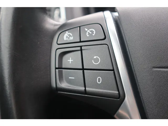 Volvo V40 Cross Country 1.5 T3 Momentum 2015 Benzine 16