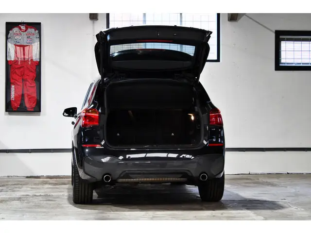 BMW X1 xDrive20i High Executive 2018 Benzine 10