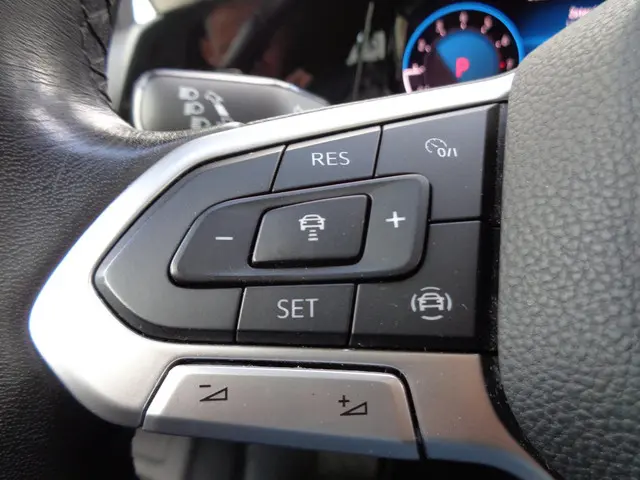 Volkswagen Golf 1.0 eTSI Life 2021 Benzine 16