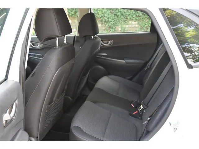 Hyundai Kona EV Comfort 64 kWh 2020 Elektrisch 8