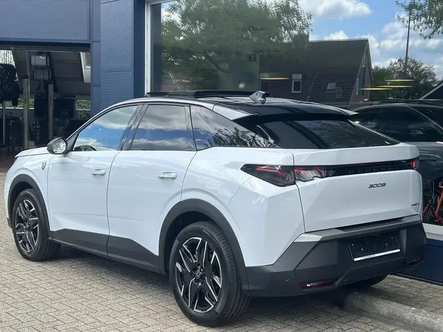 Peugeot 3008 1.2 Hybrid 145 GT 2025 Hybride Benzine 4