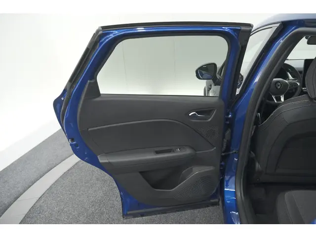 Renault Captur Mild Hybrid 160 EDC Techno 2025 Benzine 68