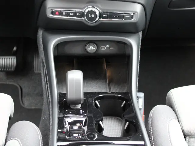 Volvo XC40 2.0 B4 Plus Dark 2025 Benzine 17