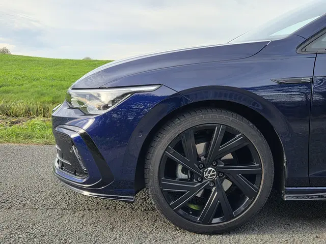 Volkswagen Golf 1.5 eTSI R-Line Business+ 2021 Benzine 18