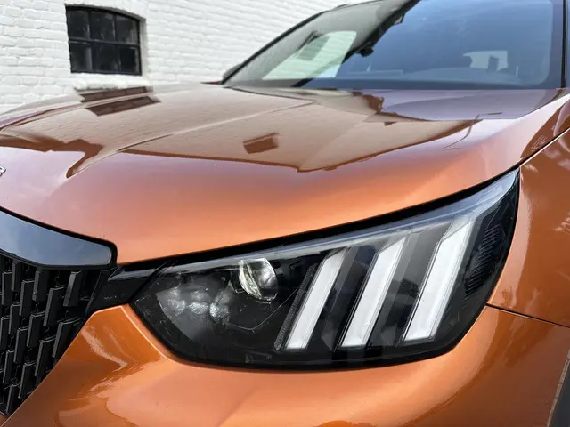 Peugeot 2008 1.2 Turbo 130 PK GT 2022 Benzine 44