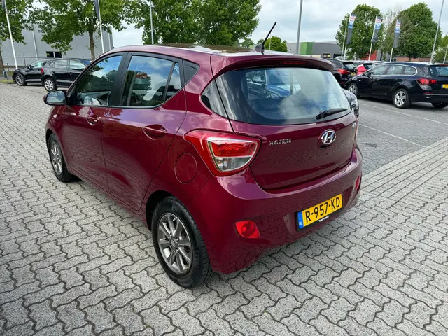 Hyundai i10 1.0i i-Motion Premium 2014 Benzine 24
