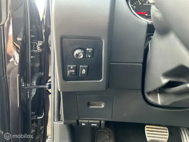 Nissan QASHQAI 2.0 Connect Edition 2012 Benzine 8