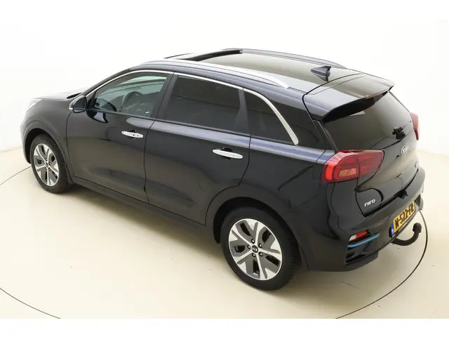 Kia e-Niro ExecutiveLine 64 kWh 2021 Elektrisch 4