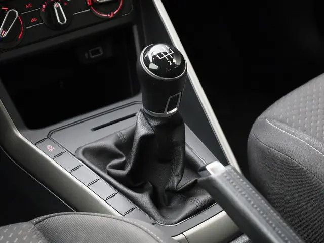 Volkswagen Polo 1.0 TSI Comfortline 2018 Benzine 12