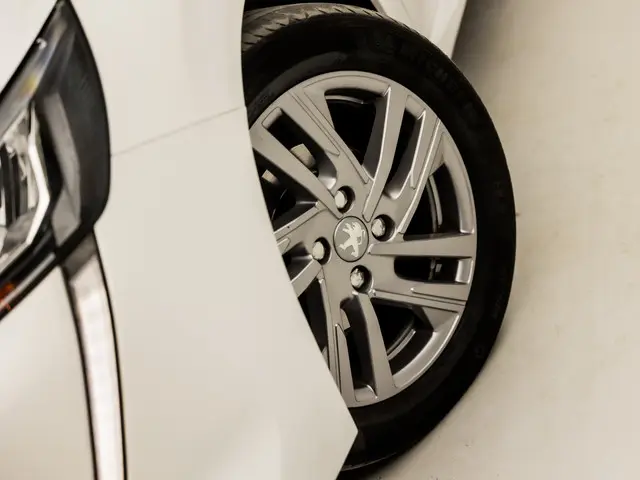 Peugeot 208 1.2 PureTech Sport 2020 Benzine 16
