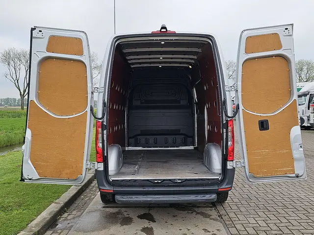 Mercedes-Benz Sprinter 314 2021 Diesel 12
