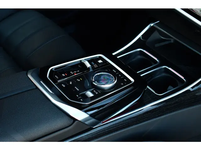 BMW 7 Serie 750e xDrive M-Sport 2025 Hybride Benzine 70