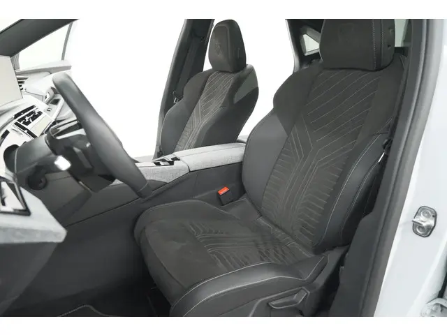 Peugeot 3008 Hybrid 136 e-DSC6 GT 2024 Hybride Benzine 38