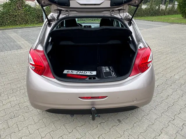 Peugeot 208 1.2 VTi Envy 2012 Benzine 10