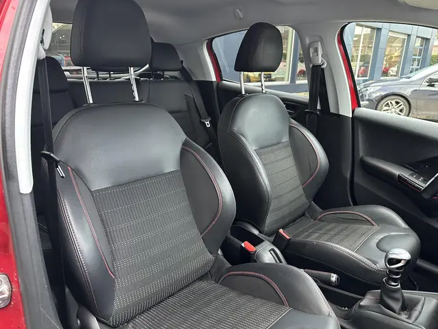 Peugeot 208 1.2 Turbo 110 PK GT-Line 2019 Benzine 32