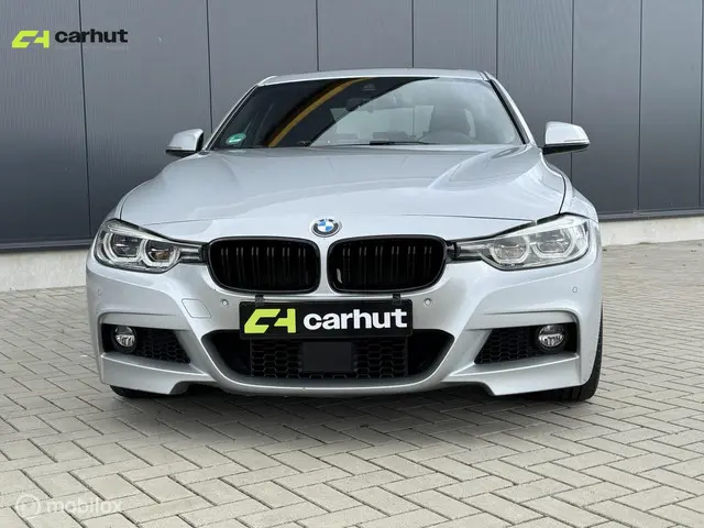 BMW 3 Serie 330i M Sport 2016 Benzine 3