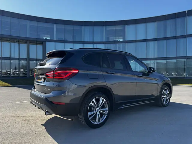 BMW X1 sDrive20i Executive 2018 Benzine 2