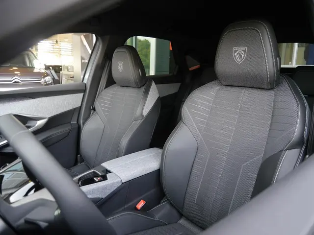 Peugeot 3008 1.2 Hybrid 136 GT 2025 Hybride Benzine 10