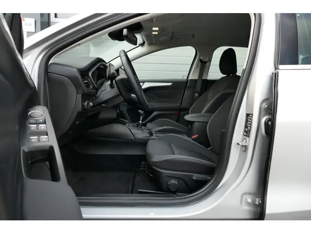 Ford Focus Wagon 1.0 EcoBoost 2020 Benzine 32