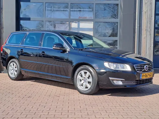 Volvo V70 2.0 T4 Classic Edition 2015 Benzine 2