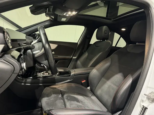 Mercedes-Benz A-Klasse 250 e AMG 2020 Hybride Benzine 16