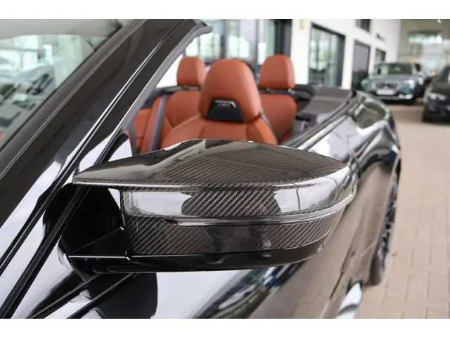 BMW M4 Cabrio Competition 2026 Benzine 8