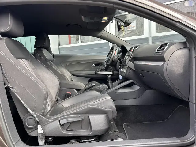 Volkswagen Scirocco 1.4 TSI Highline Plus 2012 Benzine 12
