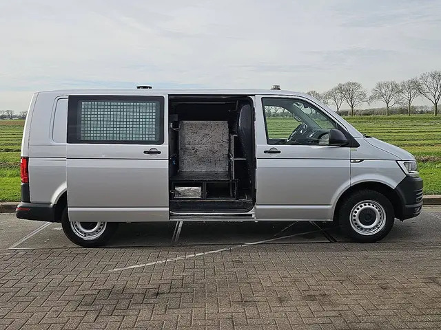 Volkswagen Transporter 2.0 TSI 2018 Benzine 13