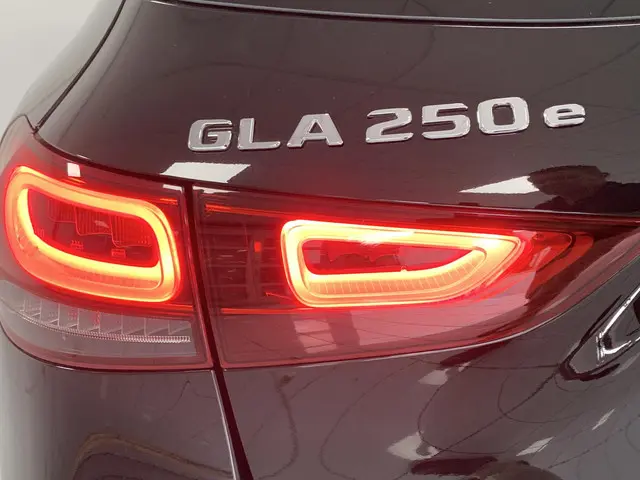 Mercedes-Benz GLA 250 e AMG Line 2023 Hybride Benzine 29