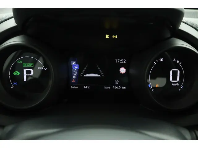 Toyota Yaris 1.5 Hybrid Dynamic 2022 Hybride Benzine 45