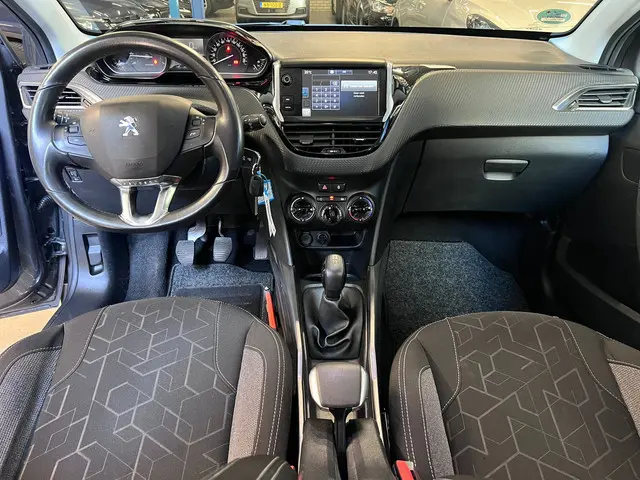 Peugeot 2008 1.2 PureTech Blue Lion 2016 Benzine 36