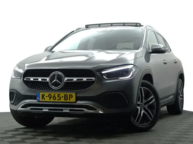 Mercedes-Benz GLA 200 Premium Luxury Aut- 2020 Benzine 26