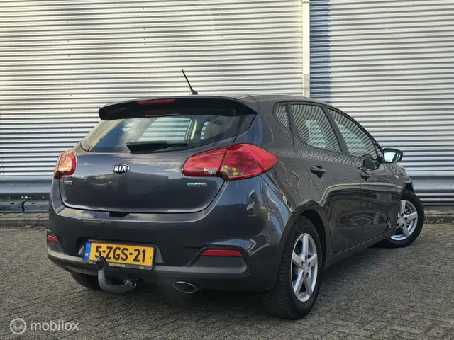 Kia cee'd 1.6 GDI ComfortLine |Jaar Garantie !! 2015 Benzine 30